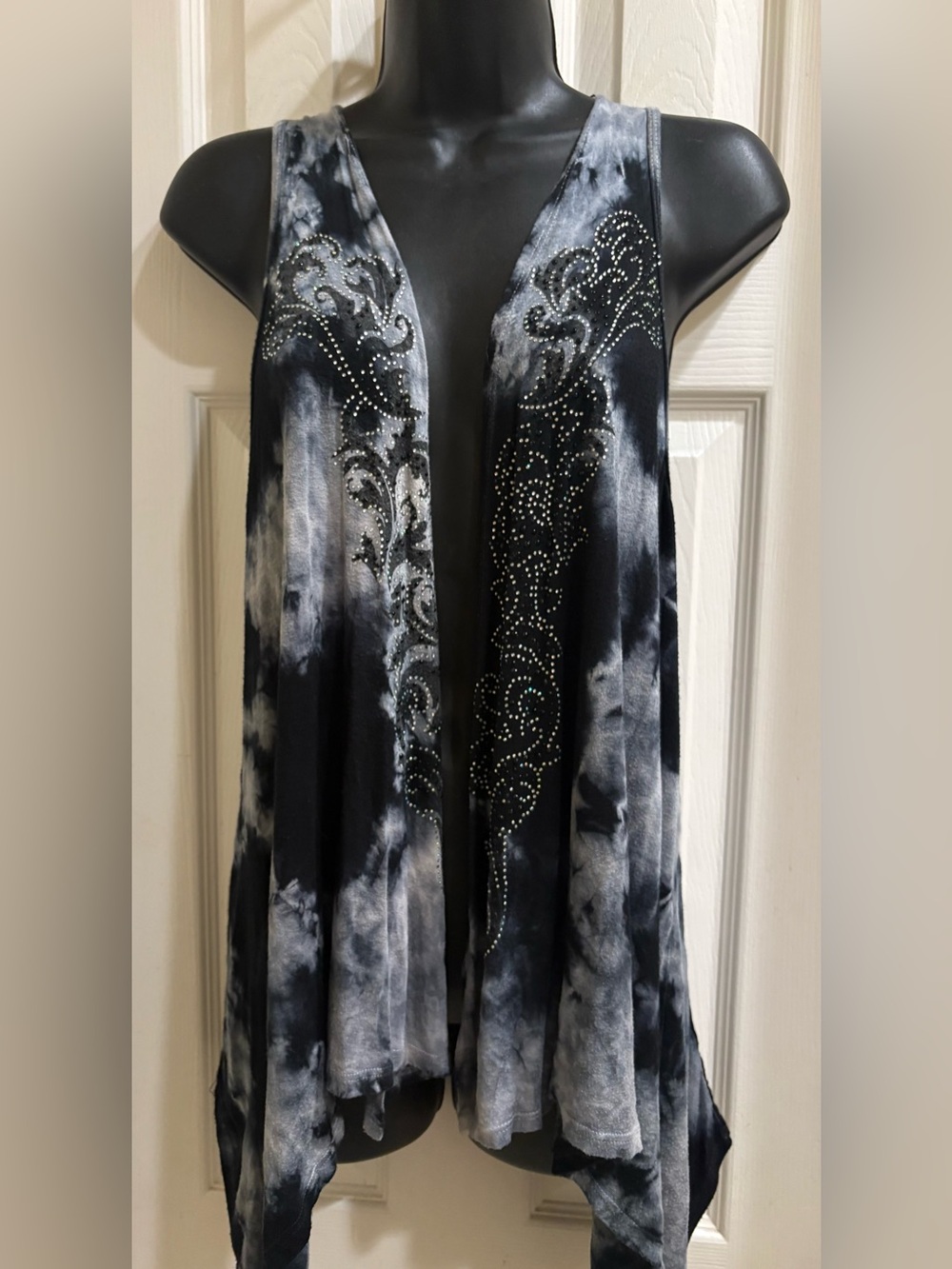 Women's VOCAL Black & Gray Tie-Dye Open Front Tank with Embellished Detail